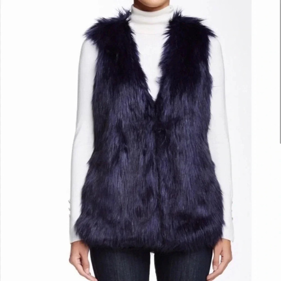 Romeo & Juliet Couture Fur Vest - Picture 7 of 7